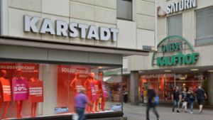 Karstadt und Kaufhof: Aus den einstigen Konkurrenten sollen Verbündete werden. Foto: dpa