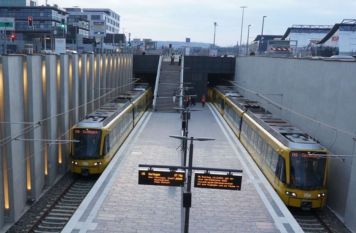 Die offizielle Eröffnung der erweiterten Stadtbahnlinie zum Flughafen Stuttgart