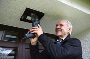 Vorbildlich:   Ekkehard Sander (81) engagiert sich im Reparaturdienst des Vereins Senioren- und Altenhilfe Denkendorf. Foto: /Rainer Kellmayer
