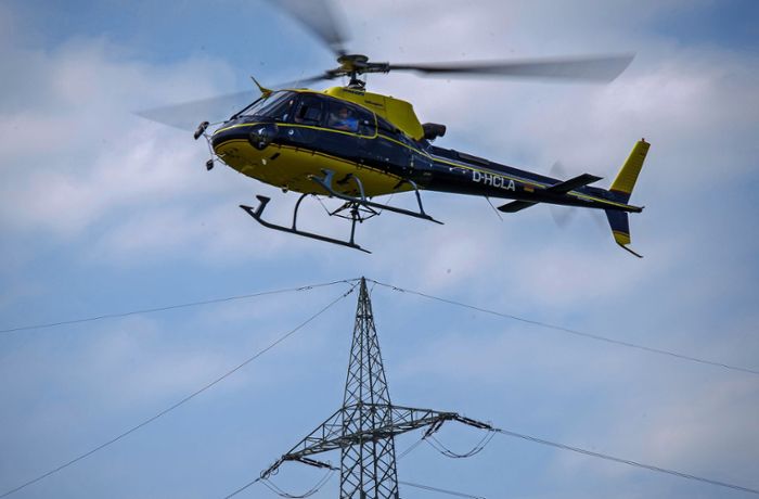 Hubschrauber über Winnenden: Das steckt hinter den Tiefflügen an der Stromtrasse