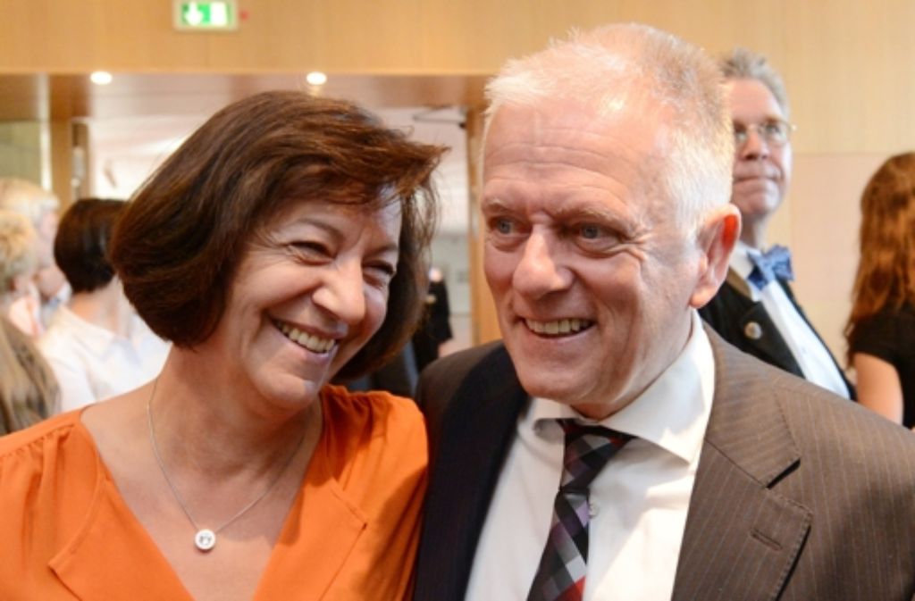 Fritz Kuhn ist mit der ehemaligen Grünen-Landtagsabgeordneten Waltraud Ulshöfer verheiratet. Die beiden haben zwei Söhne.