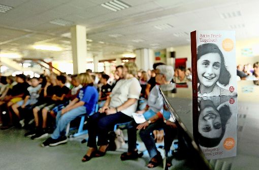 Die  Schüler der Anne-Frank-Realschule Foto: Werner Kuhnle
