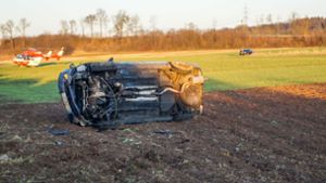 Bei einem Unfall auf der A81 bei Pleidelsheim wurden vier Personen verletzt. Foto: SDMG