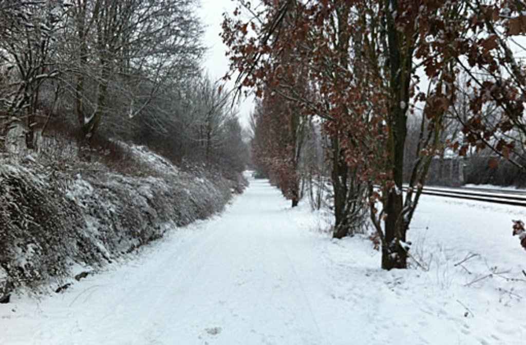 Schnee ohne Chaos: Nach dem Blitzeis vom Sonntag ist das gefürchtete Verkehrkollaps am Montagmorgen in Stuttgart und dem Umland ausgeblieben.