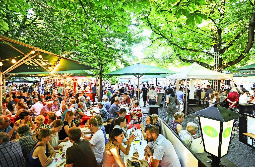 Eine Impression aus dem vergangenen Jahr: der Hamburger Fischmarkt zu Gast auf dem Karlsplatz