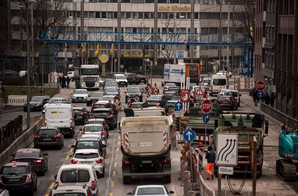 Stau-Alltag in Stuttgart: der Autoverkehr am Neckartor