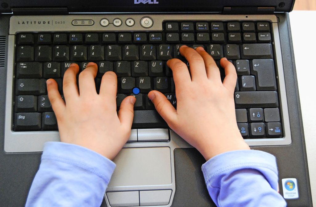 Der Nachwuchs nutzt PCs meist versiert – und oftmals zu ausdauernd.Tristan Scherrer kennt die Sorgen von Kindern und Eltern. Foto: dpa