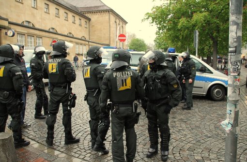 Massives Polizeiaufgebot am Bahnhof Bad Cannstatt vor dem Spiel des VfB gegen den BVB. Foto: 7aktuell.de/Reichert