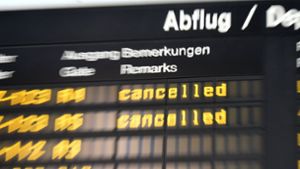 Der Flughafen Bremen ist nach einer missglückten Landung eines Privatflugzeugs am Sonntagabend gesperrt worden. (Symbolfoto) Foto: dpa