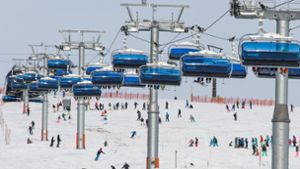 Bergwacht muss mehrere Wintersportler retten