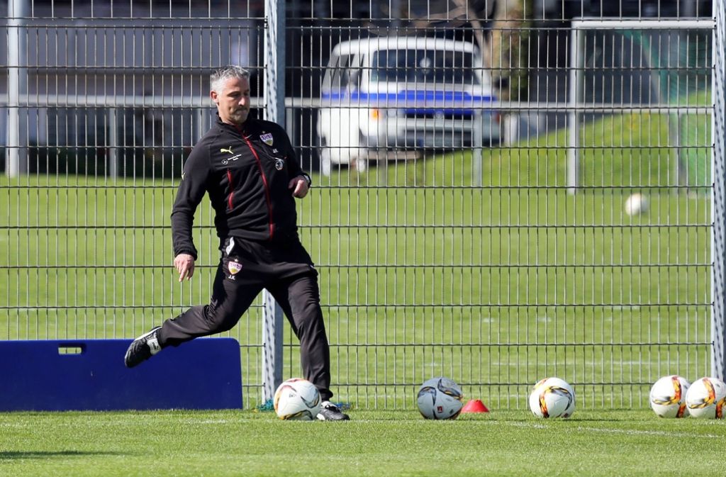Jürgen Kramny will beim VfB jetzt Feuer reinbringen.