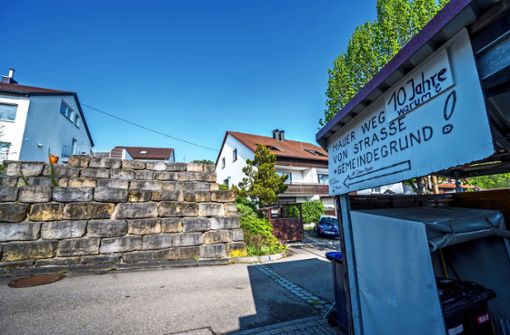 Seit nunmehr zehn Jahren wird um eine Stützmauer in Albershausen gestritten. Sie steht teilweise auf einem gemeindeeigenen Grundstück, dessen Verkauf nie zustande kam. Foto: /Giacinto Carlucci