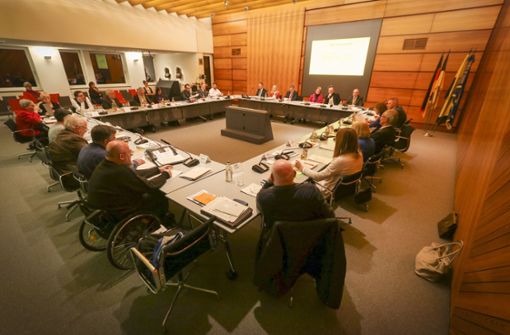 Am großen Tisch im Gerlinger Sitzungssaal sind wieder 22 Sitze zu vergeben. Foto: factum/Simon Granville