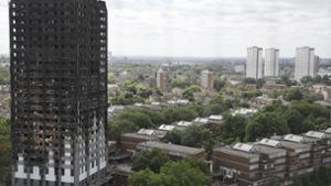Bei einem verheerenden Hochhausbrand in London sind Mitte Juni 79 Menschen ums Leben gekommen. Foto: AP