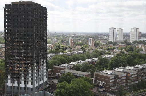 Bei einem verheerenden Hochhausbrand in London sind Mitte Juni 79 Menschen ums Leben gekommen. Foto: AP