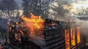 Gartenhaus brennt vollständig ab