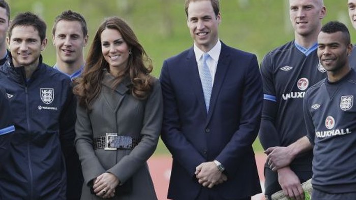 Kate und Prinz William adeln den grünen Rasen