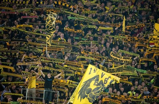 Die Fans von Borussia Dortmund wollen sich die Preise für das Spiel im DFB-Pokal beim VfB Stuttgart nicht gefallen lassen. Foto: dpa