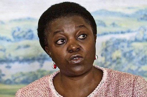 Italiens Ex-Einwanderungsministerin Cécile Kyenge ist empört über die Wortwahl von Innenminister Alfano Foto: dpa