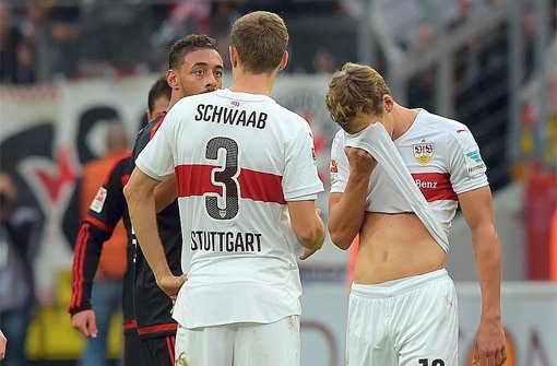 Zum verzweifeln: Der VfB Stuttgart steht nach spätem Gegentreffer mit leeren Händen da. Klickt euch durch die Noten für die Roten. Foto: dpa