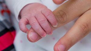 Frau bekommt Überraschungszwillinge 26 Tage nach erster Geburt