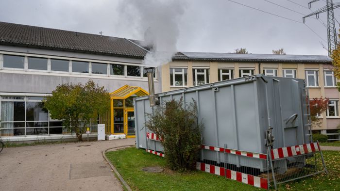 Schule in Bayern  bekommt provisorische Holzheizung