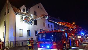 Das Feuer war im Obergeschoss diese  Hauses in Geislingen ausgebrochen. Foto: SDMG