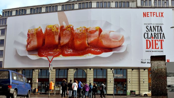 Plakate mit menschlicher Currywurst müssen abgehängt werden