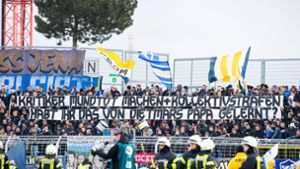 Drittliga-Spiel in Jena nach Fanprotesten kurz vor Abbruch