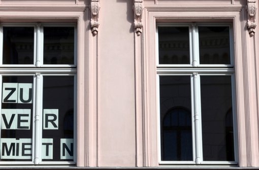 OB Fritz Kuhn  will künftig Wohnungsleerstände unter Strafe stellen. Foto: dpa-Zentralbild