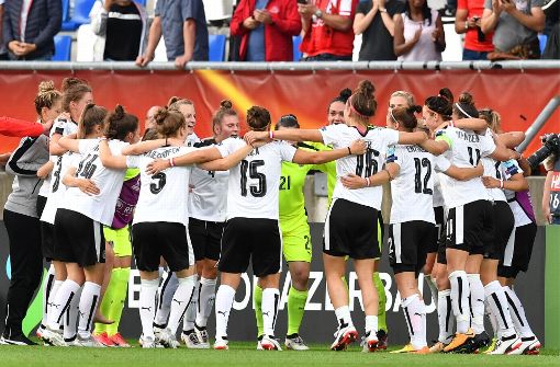 Ausgelassene Freude bei den österreichischen Fußballdamen. Foto: AFP