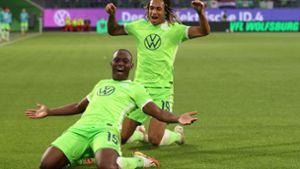 Drei Spiele, drei Siege – der VfL Wolfsburg ist Tabellenführer. Foto: AFP/RONNY HARTMANN