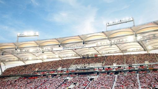 Die neue Haupttribüne ist am Samstag beim VfB-Spiel gegen  Eintracht Frankfurt erstmals richtig in Betrieb. Foto: Pressefoto Baumann/Hansjürgen Britsch