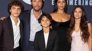 Matthew McConaughey und Camila Alves mit ihren gemeinsamen Kindern Levi (l.), Livingston und Vida. Foto: Rick Kern / Getty Images