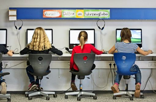 Schüler am Computer – wie hier in NRW soll es das öfters geben.. Foto: dpa