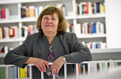 Ingrid Bussmann ist noch immer beseelt von „ihrer“ Bibliothek. Foto: Max Kovalenko