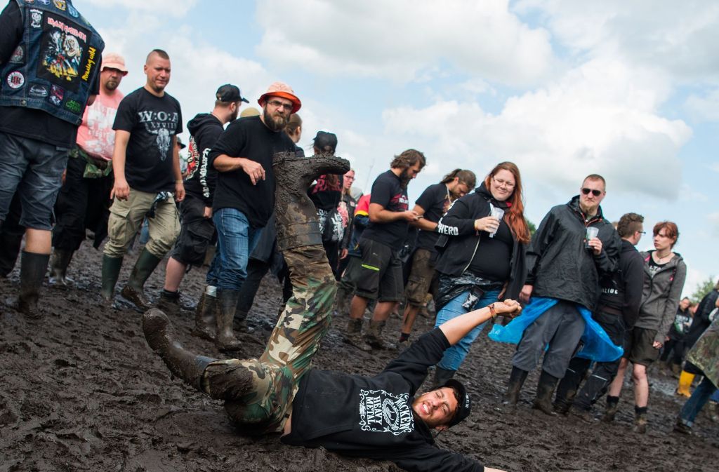 Friedlich feiernde Heavy-Metal-Fans prägten das Bild beim Wacken Open Air.
