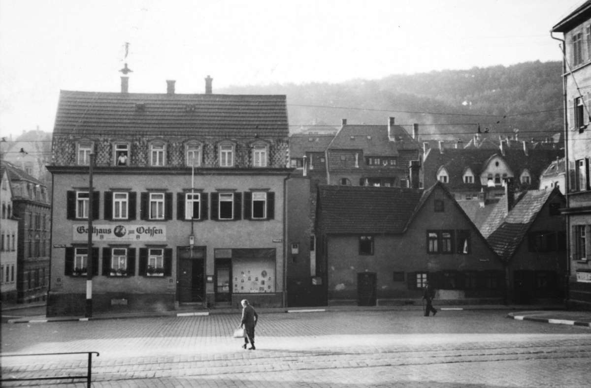 Im April 1942 wird die Sperrstunde auf 11 Uhr vorverlegt - auch im bis heute existierenden Restaurant Ochsen am Bihlplatz in Heslach.
