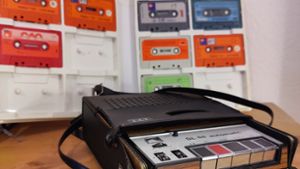 Wer in den späten 60ern und frühen 70ern aufgewachsen ist, kennt dieses Gerät: Kassettenrekorder und Kassetten. Foto: privat/ilo