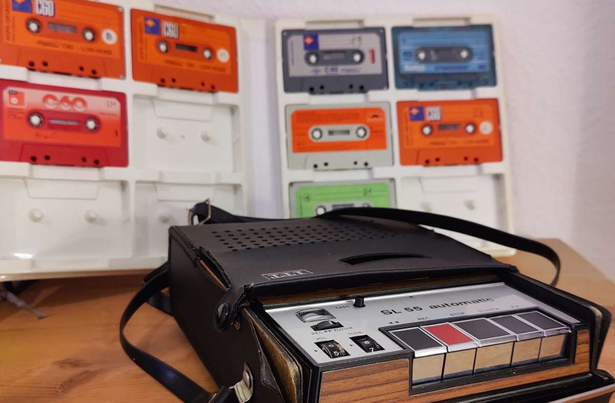 Wer in den späten 60ern und frühen 70ern aufgewachsen ist, kennt dieses Gerät: Kassettenrekorder und Kassetten.