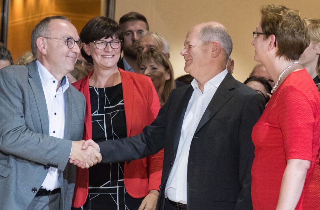 Bis zum 29. November können SPD-Mitglieder abstimmen, welches der beiden Paare ihre Partei künftig anführen soll. Am 30. November soll verkündet werden, wer gewonnen hat.