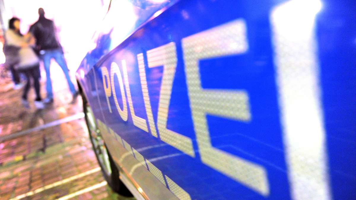 Polizei ermittelt in Nürtingen: Nackter Mann spricht Frauen an
