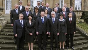 So sieht das aktuelle Kabinett von Ministerrpäsident Stefan Mappus aus Foto: AP