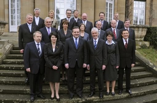 So sieht das aktuelle Kabinett von Ministerrpäsident Stefan Mappus aus Foto: AP