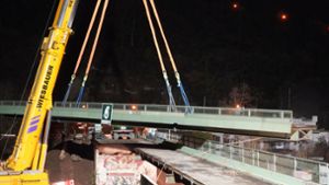 150 Tonnen schwere Stahlbrücke abgerissen - B10 zeitweise gesperrt