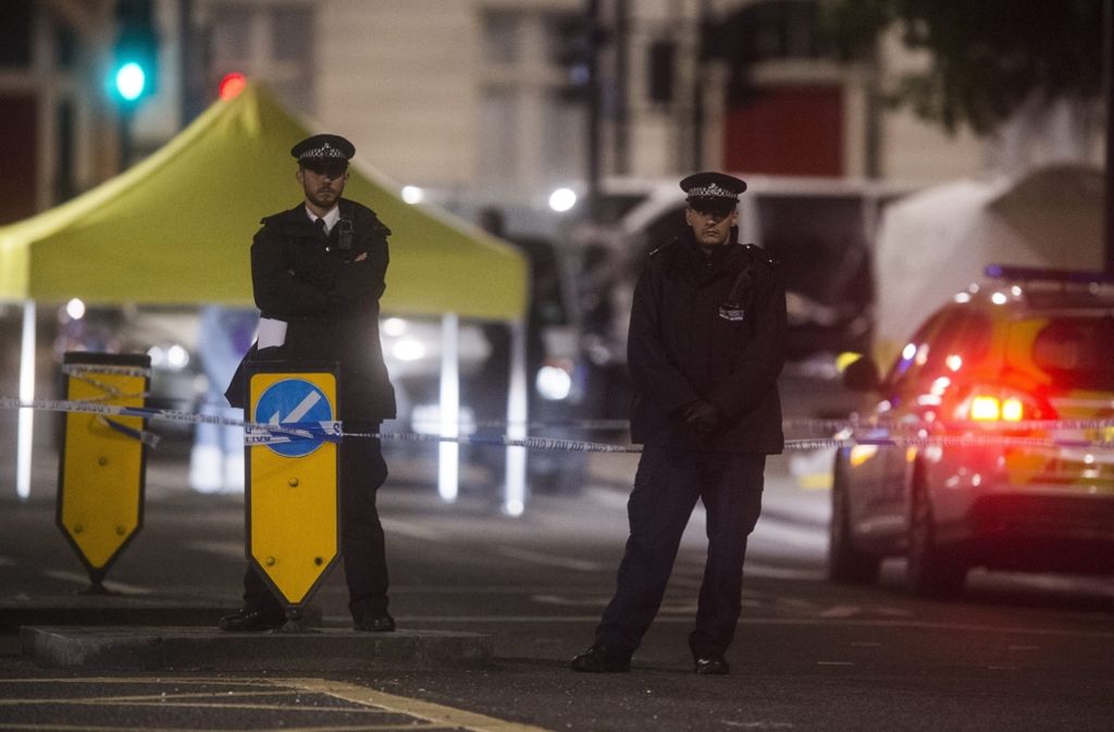 Erst am Mittwoch hatte Scotland Yard bekannt gegeben, dass angesichts der Terrorgefahr verstärkt bewaffnete Polizeikräfte in der Stadt eingesetzt werden.