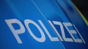 Stuttgarter Polizei sucht Zeugen: Plastiktüte über Kopf gestülpt, geschlagen und beraubt