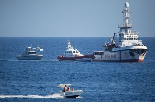 Das Rettungsschiff „Open Arms“ kann die nächstgelegenen spanischen Häfen ansteuern – die liegen auf den Balearen. Foto: Friedrich Bungert/SeaWatch/dpa