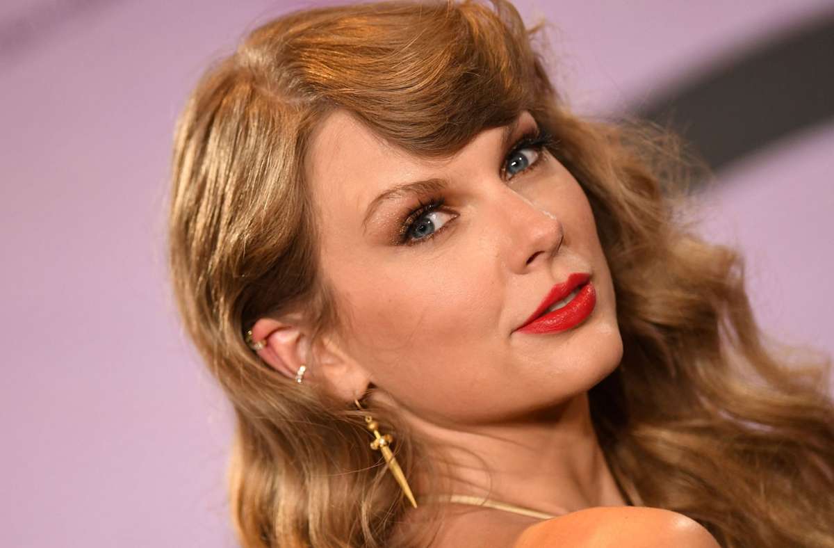 Taylor Swift hat sechs American Music Awards mit nach Hause genommen.