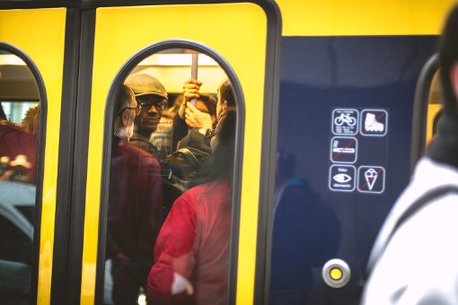 Die Stadtbahnen in Stuttgart werden am Montag besonders stark ausgelastet sein.  Foto: www.7aktuell.de | Robert Dyhringer